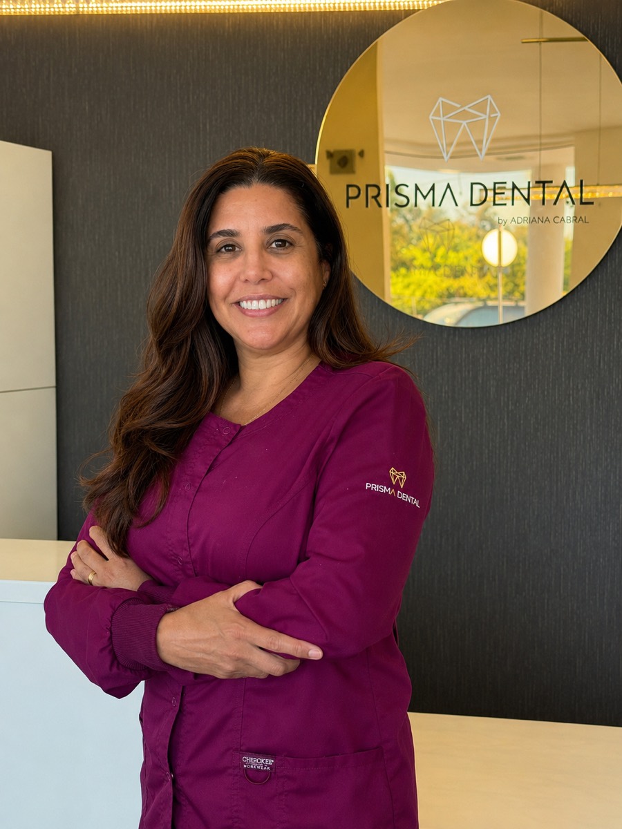 Dra. Adriana Cabral, diretora clínica da Prisma Dental